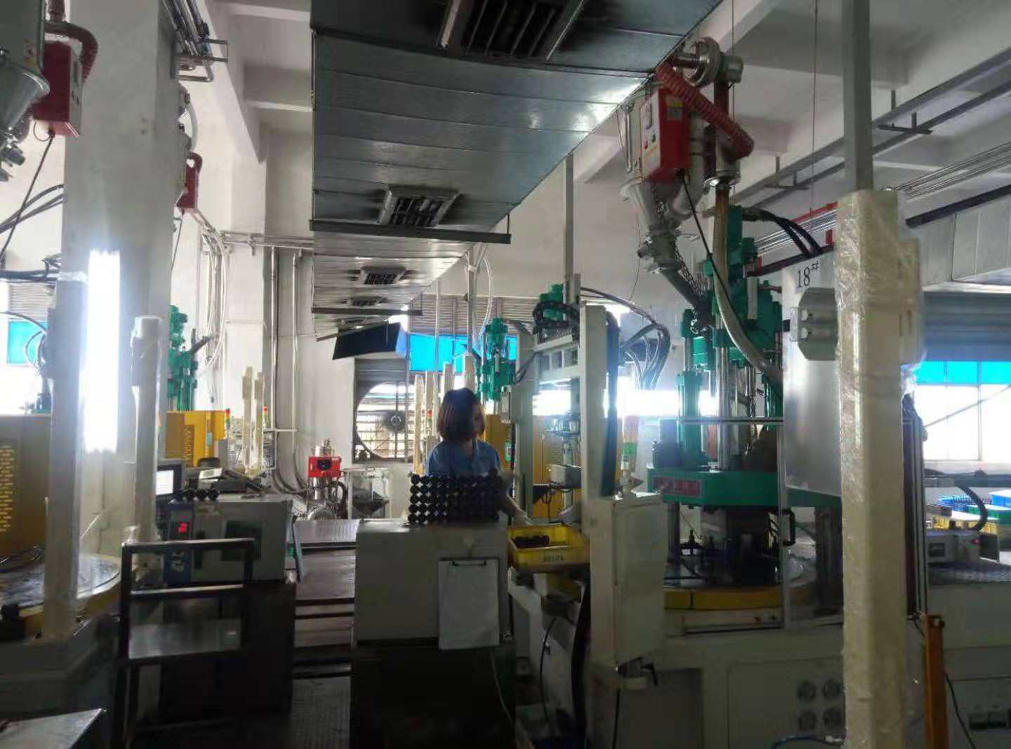 注塑機(jī)停機(jī)重啟的幾個注意事項(xiàng)