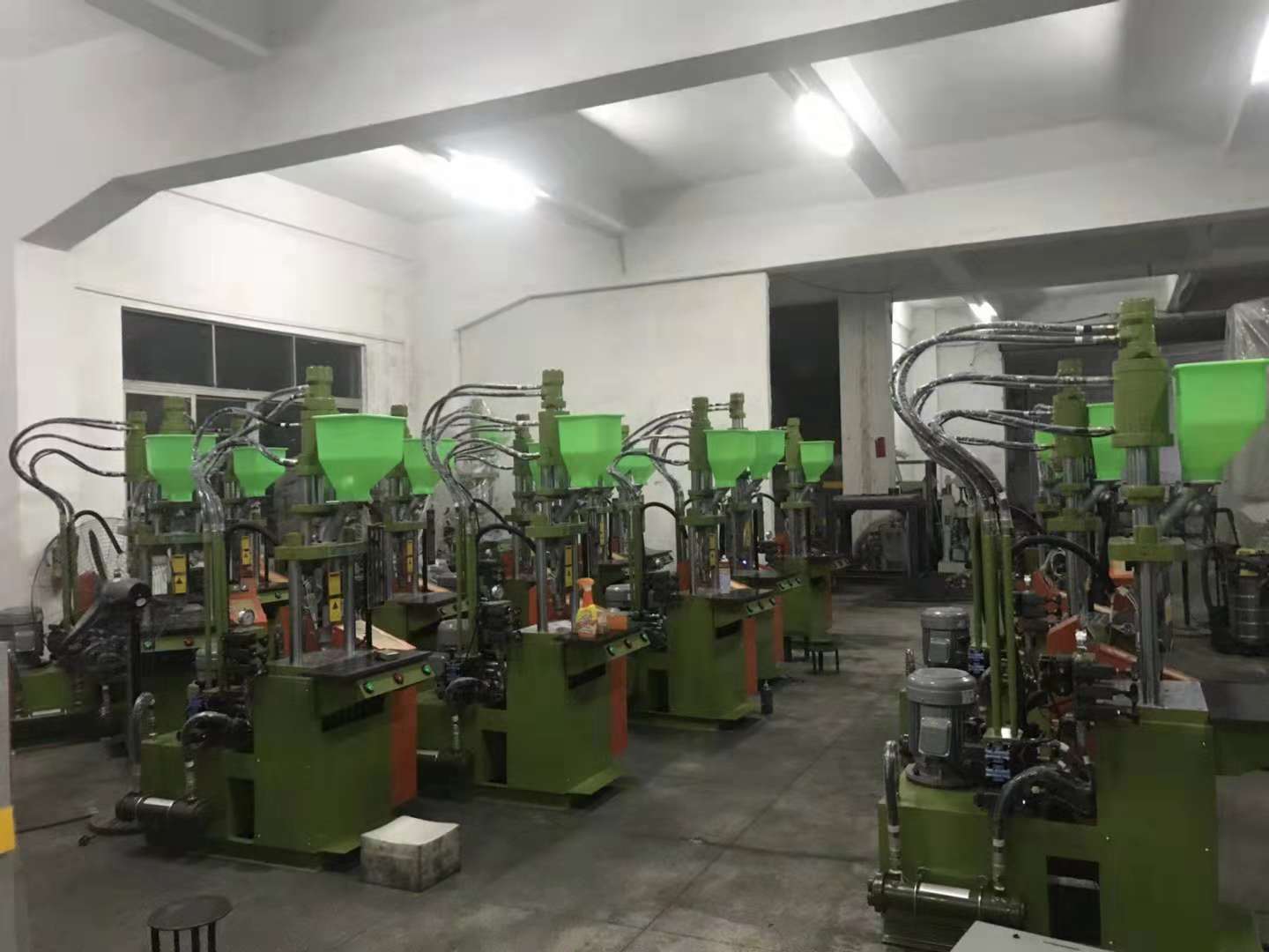 注塑機(jī)螺桿斷裂的常見原因有哪些？